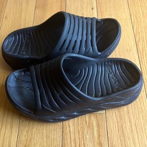 Hoka slip on sandals